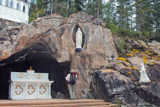 saguenayfjord-kapatakan-ermitage-grotte-siteweb