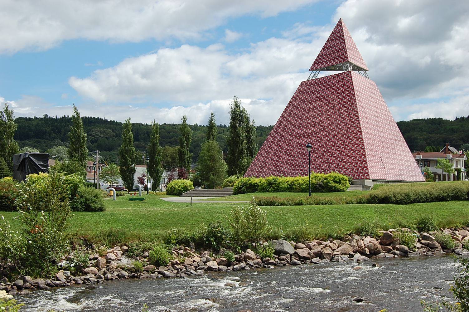saguenayfjord-pyramide-des-ha-ha