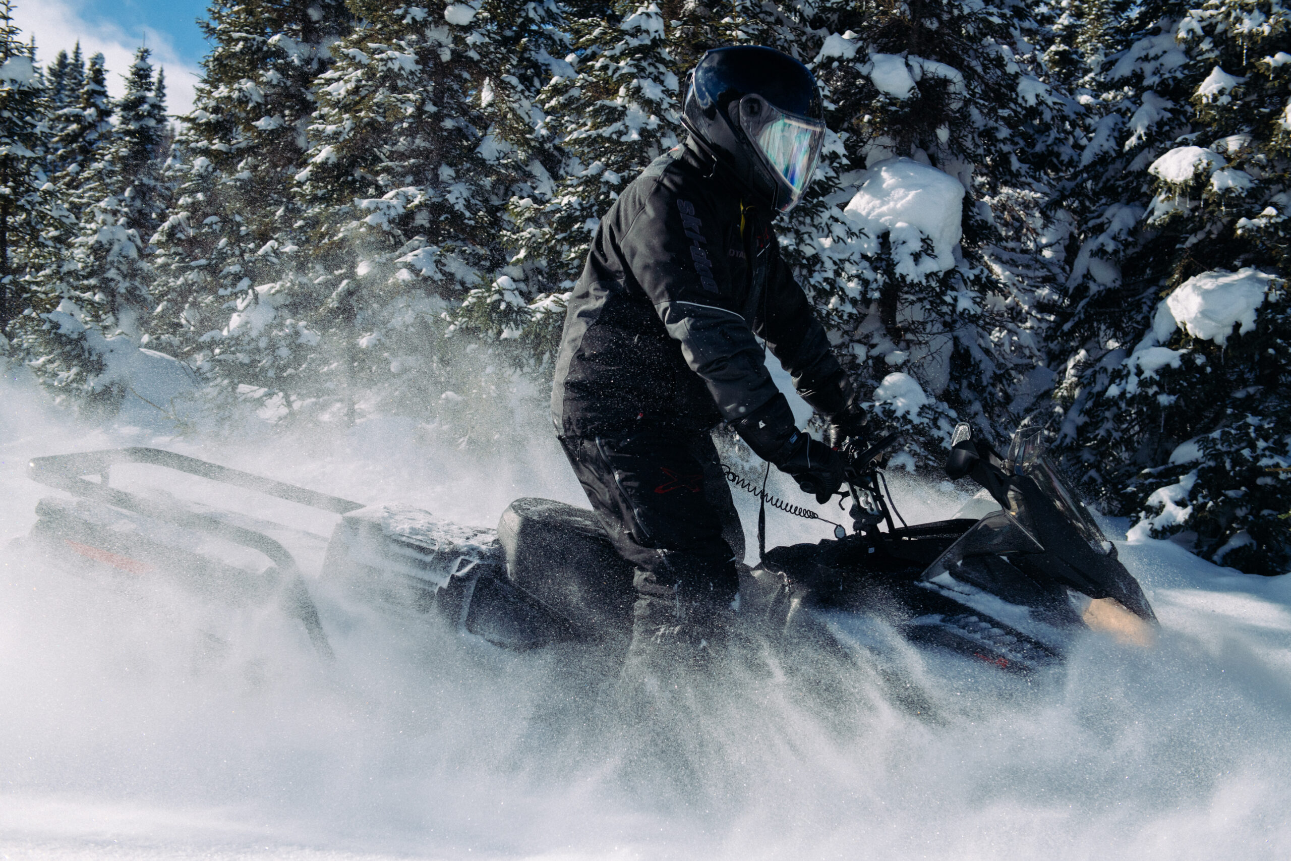 CAN_250226_PS-motoneige_MontsValin_0497-BD