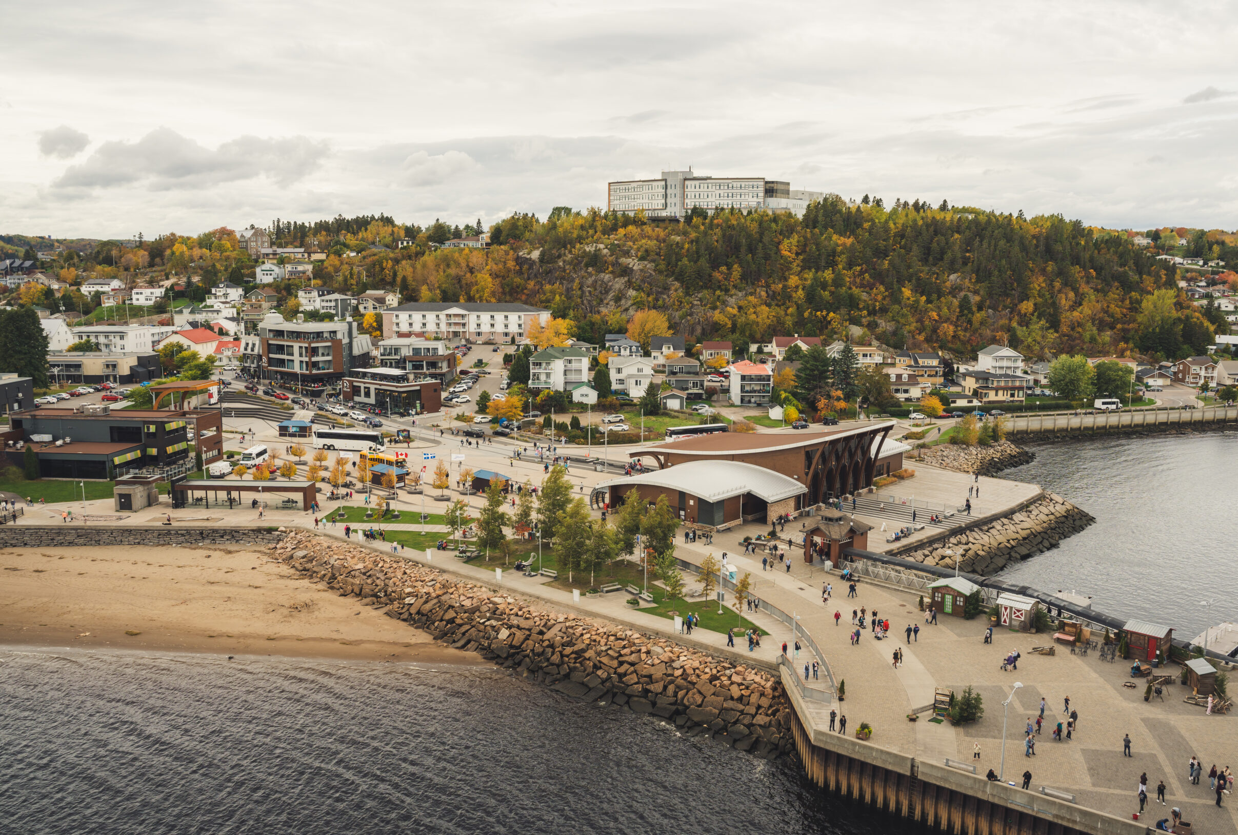 SAGUENAY_FJORD_Croisieres_internationale_quai_villageprotuaire_©MAC_Photographie_2022_2