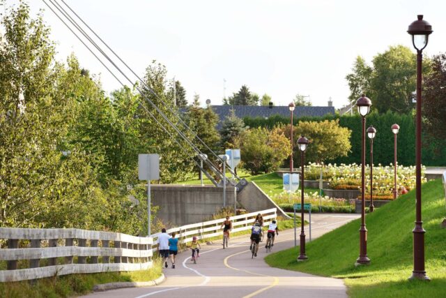 Jonquiere Centre Ville Parc De La Riviere Aux Sables - saguenay fjord